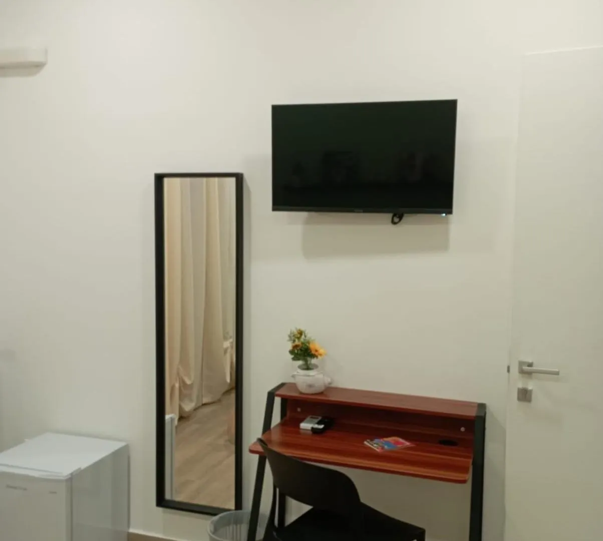Archimede Rooms Палермо 0*,
